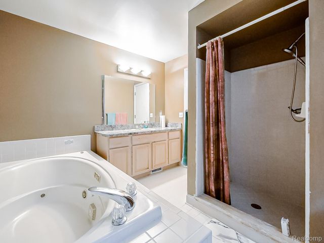 48199 Lafayette Drive, Macomb Township, MI 48044