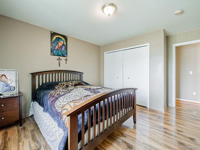48199 Lafayette Drive, Macomb Township, MI 48044