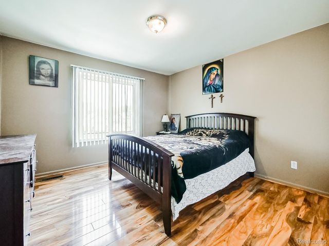 48199 Lafayette Drive, Macomb Township, MI 48044