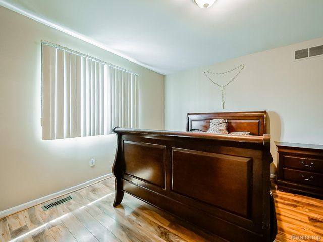48199 Lafayette Drive, Macomb Township, MI 48044