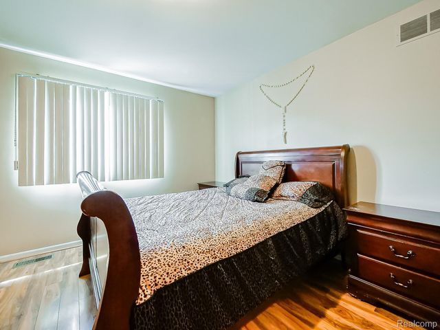 48199 Lafayette Drive, Macomb Township, MI 48044
