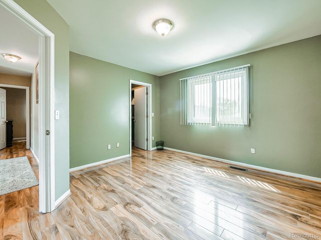 48199 Lafayette Drive, Macomb Township, MI 48044