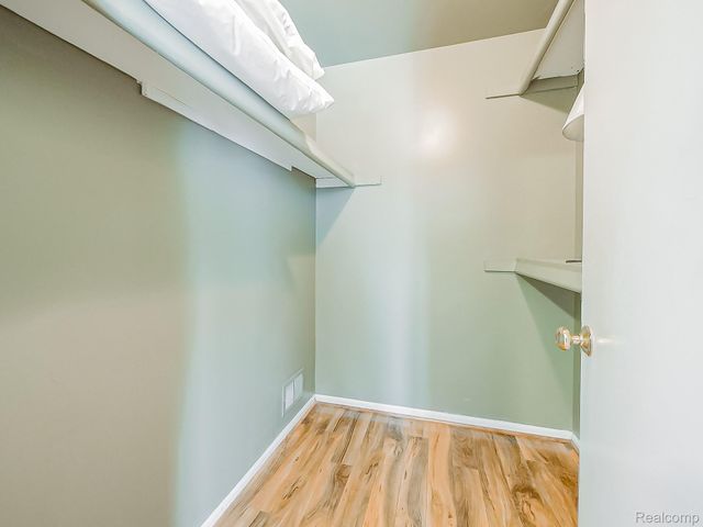 48199 Lafayette Drive, Macomb Township, MI 48044