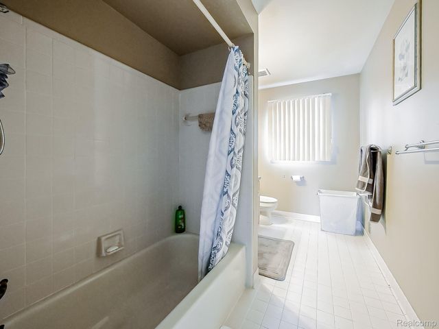 48199 Lafayette Drive, Macomb Township, MI 48044