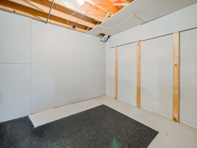 48199 Lafayette Drive, Macomb Township, MI 48044