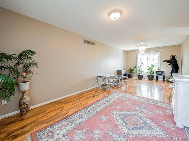 48199 Lafayette Drive, Macomb Township, MI 48044