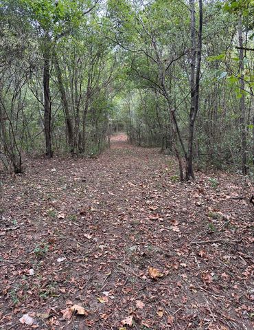 2 Cedar Bluff Road, Lafayette, TN 37083