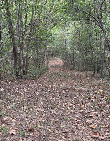 2 Cedar Bluff Road, Lafayette, TN 37083