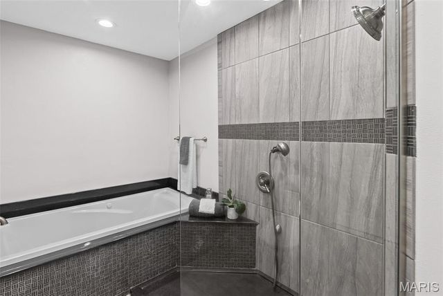 216 Country Club View, Edwardsville, IL 62025
