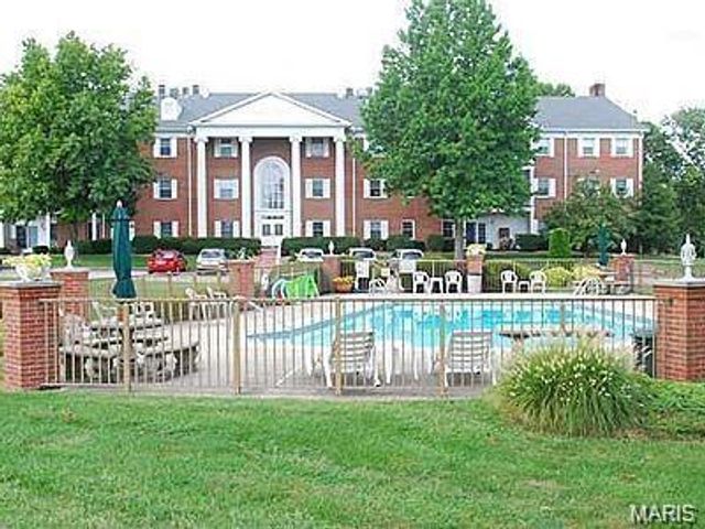 216 Country Club View, Edwardsville, IL 62025