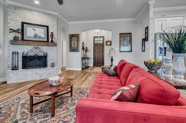 630 Sanger Drive, Springtown, TX 76082
