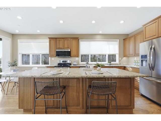 3916 Nw FALL CREEK Pl, Portland, OR 97229