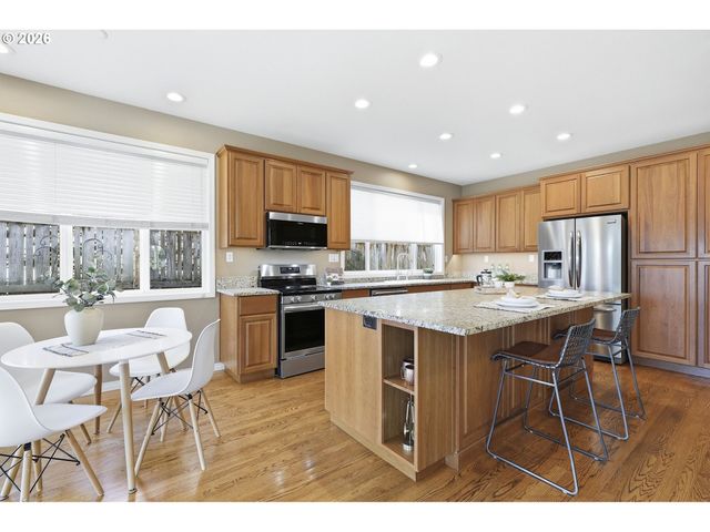 3916 Nw FALL CREEK Pl, Portland, OR 97229