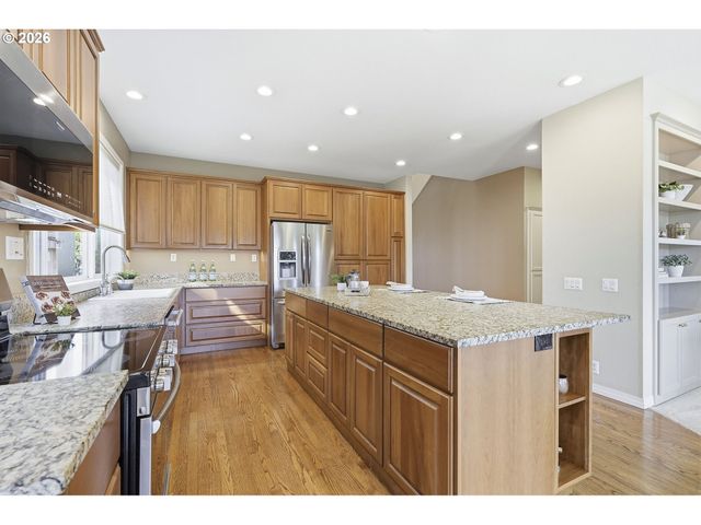 3916 Nw FALL CREEK Pl, Portland, OR 97229