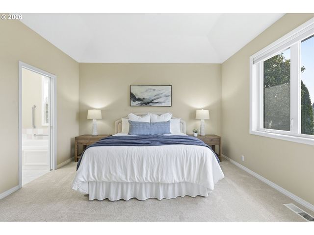 3916 Nw FALL CREEK Pl, Portland, OR 97229