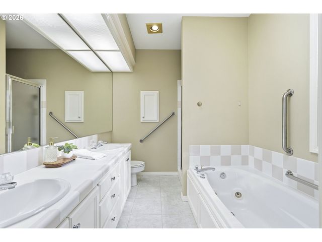 3916 Nw FALL CREEK Pl, Portland, OR 97229