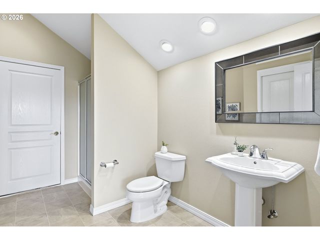 3916 Nw FALL CREEK Pl, Portland, OR 97229