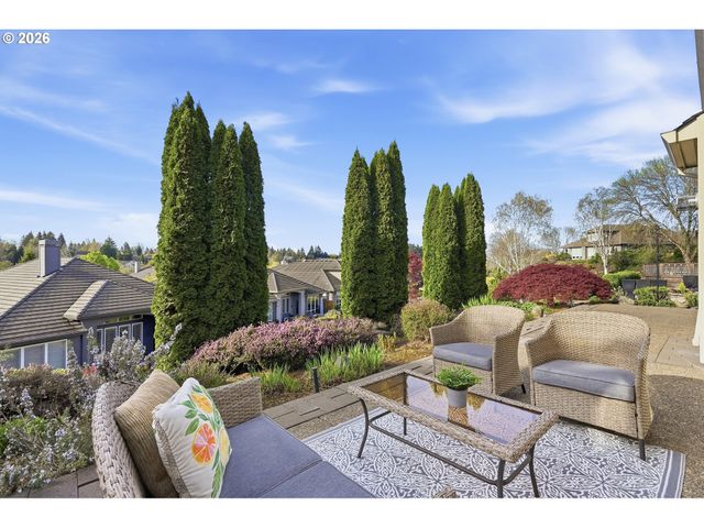 3916 Nw FALL CREEK Pl, Portland, OR 97229