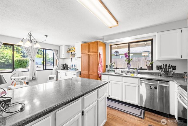 1410 W 10th Street, Port Angeles, WA 98363