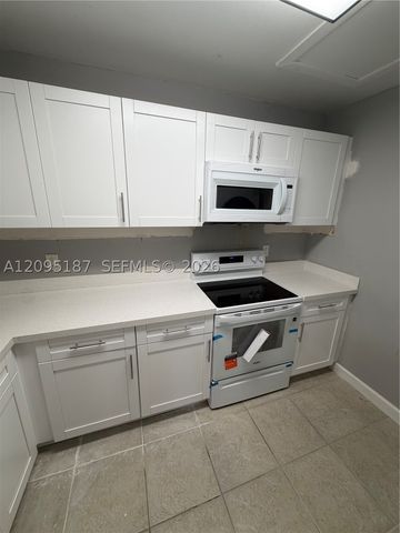 15334 SW 72nd St 9-23, Miami, FL 33193