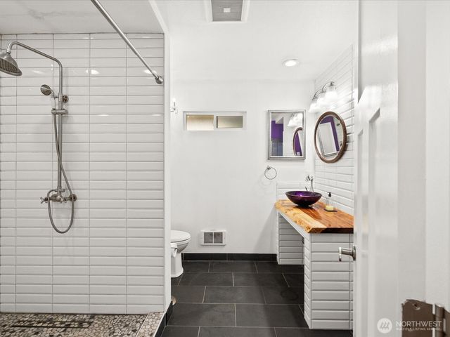 1035 Oakes Ave, Everett, WA 98201