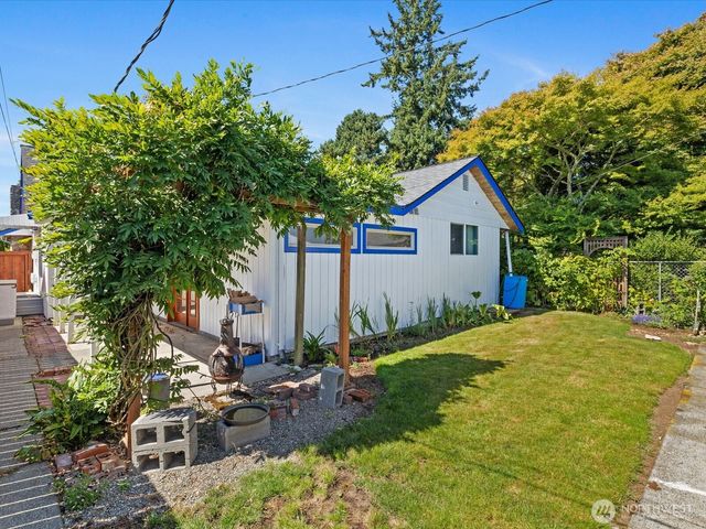 1035 Oakes Ave, Everett, WA 98201