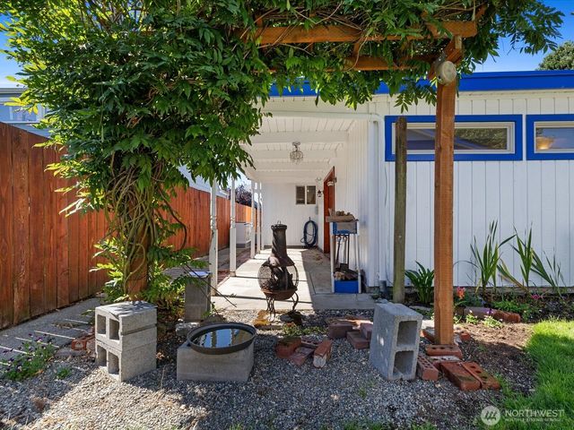 1035 Oakes Ave, Everett, WA 98201