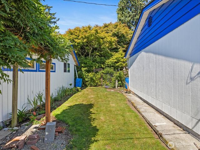 1035 Oakes Ave, Everett, WA 98201