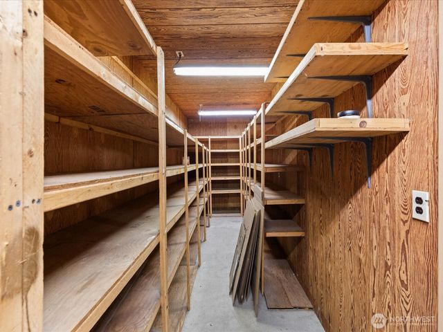 1035 Oakes Ave, Everett, WA 98201