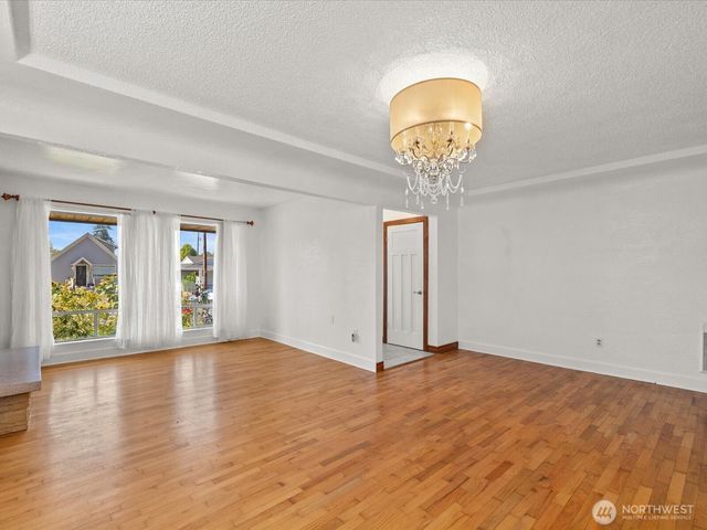 1035 Oakes Ave, Everett, WA 98201