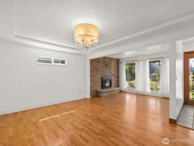 1035 Oakes Ave, Everett, WA 98201