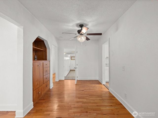 1035 Oakes Ave, Everett, WA 98201