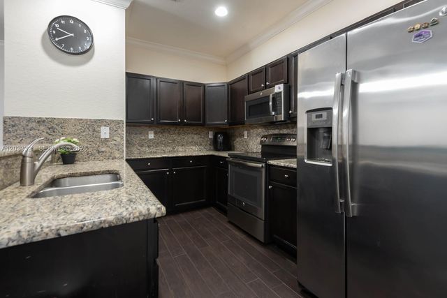 17146 SW 93rd Street, Miami, FL 33196