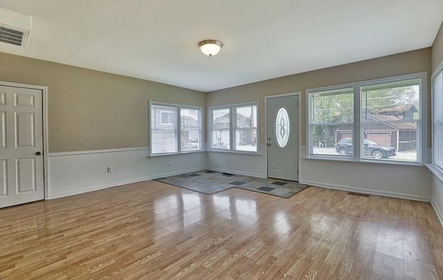 43219 N Lakeside Drive, Antioch, IL 60002