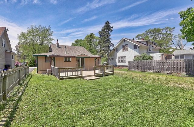 43219 N Lakeside Drive, Antioch, IL 60002