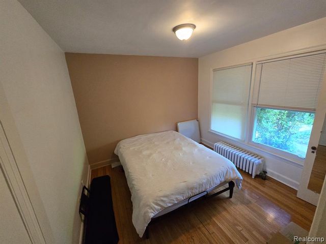 5835 Putnam Drive, West Bloomfield, MI 48323