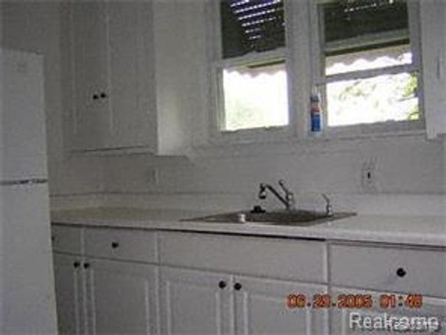 5835 Putnam Drive, West Bloomfield, MI 48323