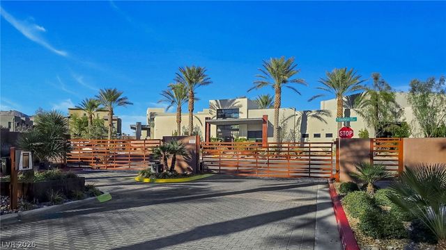 11256 Rainbow Peak Avenue 202, Las Vegas, NV 89135