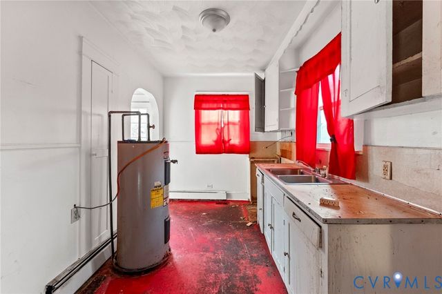 419 18th St, West Point, VA 23181