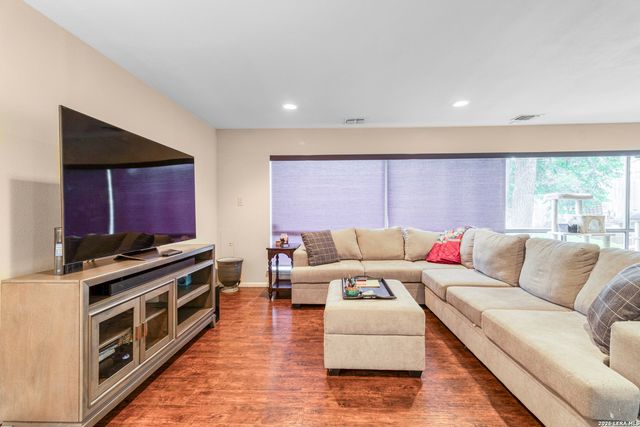 1406 BUTTON LN, San Antonio, TX 78232