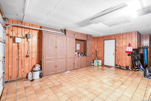 1406 BUTTON LN, San Antonio, TX 78232