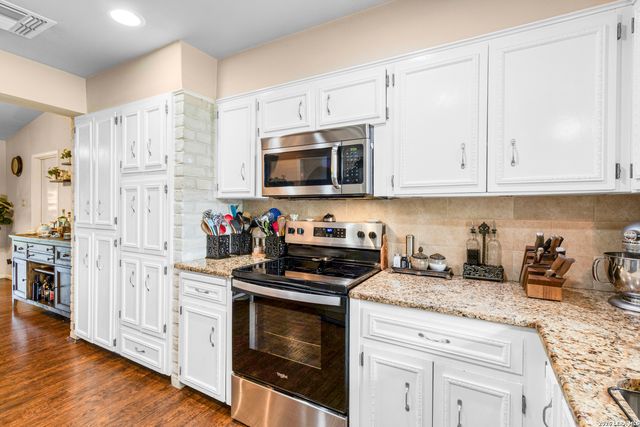 1406 BUTTON LN, San Antonio, TX 78232