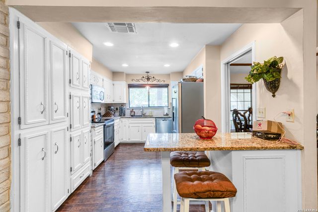 1406 BUTTON LN, San Antonio, TX 78232