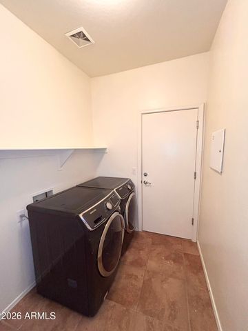 2692 E VERMONT Court, Gilbert, AZ 85295