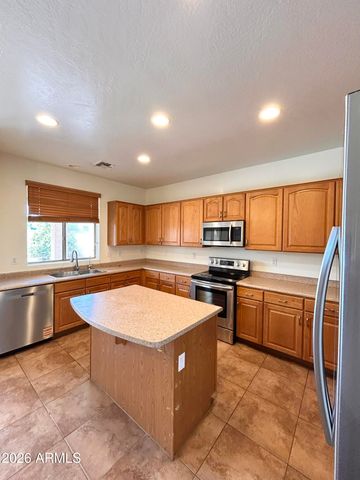 2692 E VERMONT Court, Gilbert, AZ 85295