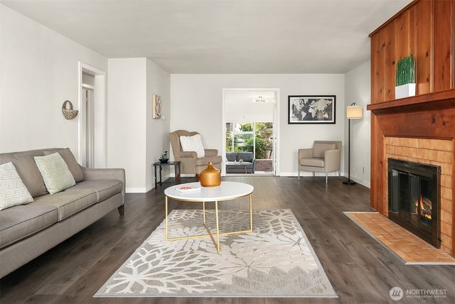 321 6th Avenue S, Kirkland, WA 98033