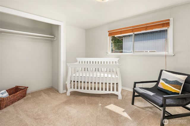 321 6th Avenue S, Kirkland, WA 98033