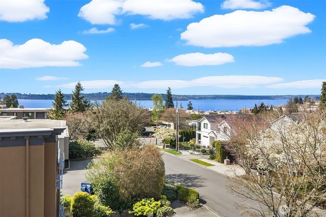 321 6th Avenue S, Kirkland, WA 98033