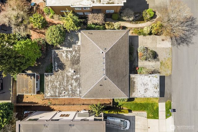 321 6th Avenue S, Kirkland, WA 98033