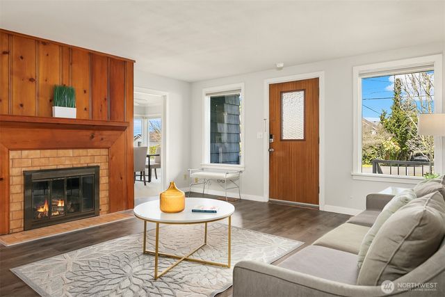 321 6th Avenue S, Kirkland, WA 98033